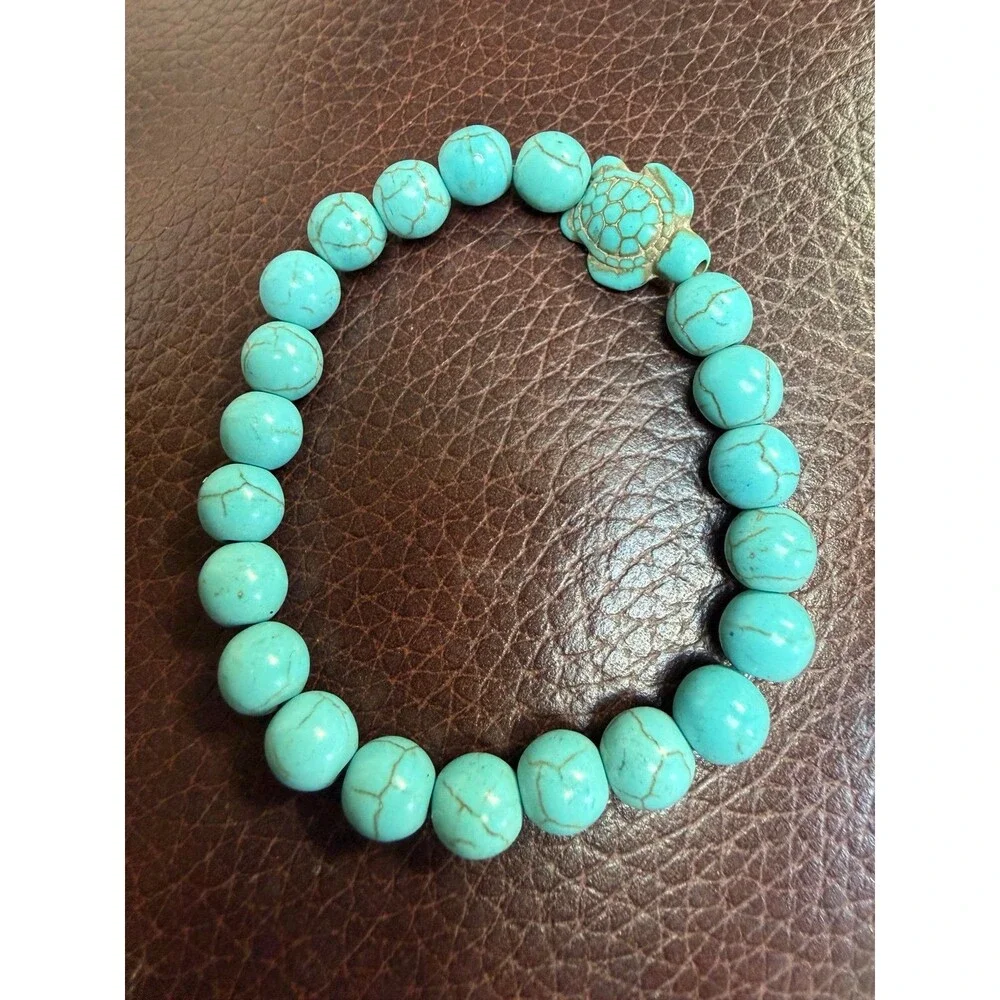 Beautiful Turquoise-Colored Beaded Sea Turtle Stretch Bracelet